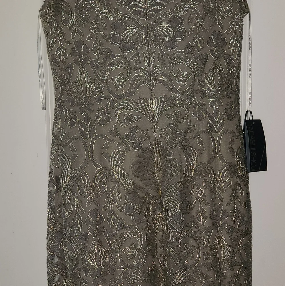 Dress - Picture 3 of 4